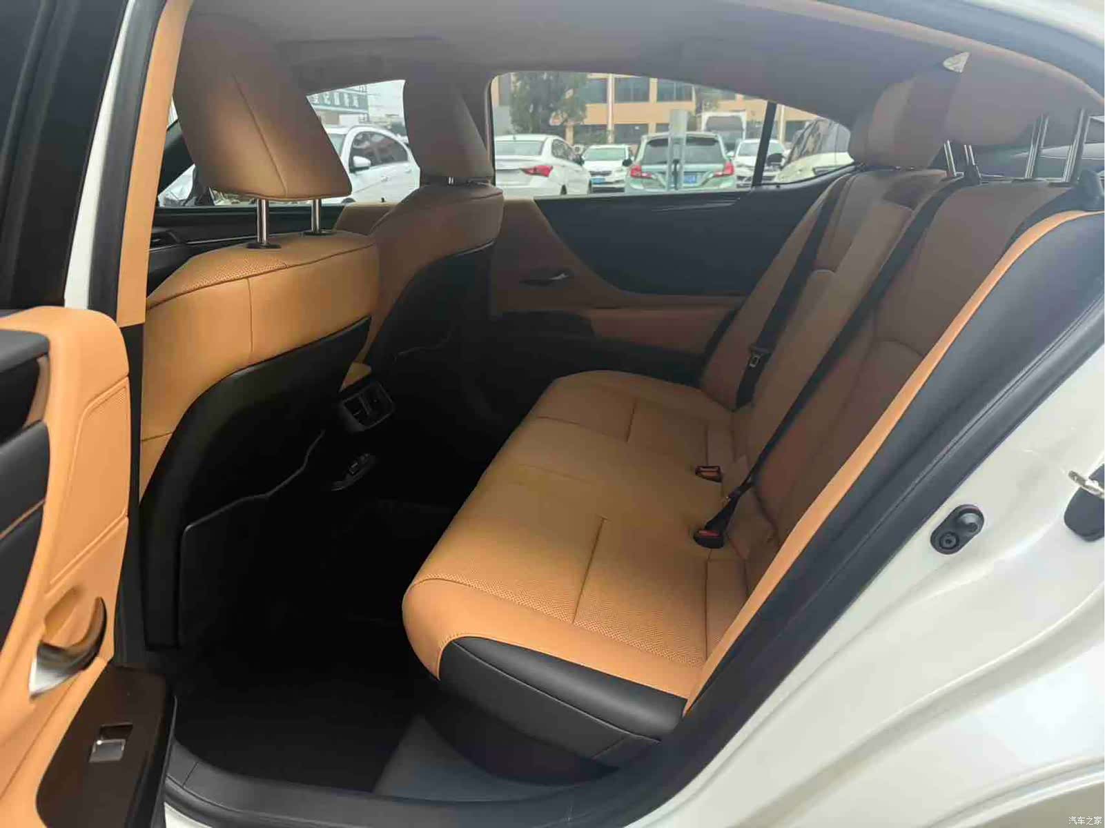 Lexus ES, 2024 7