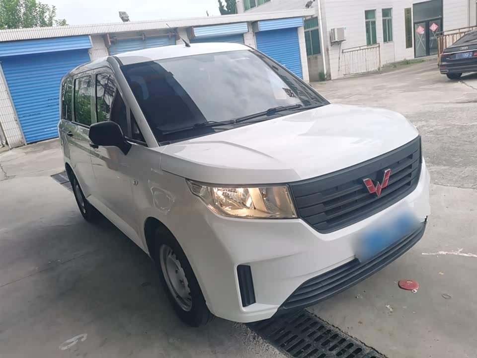 Wuling Wuling Hongguang PLUS