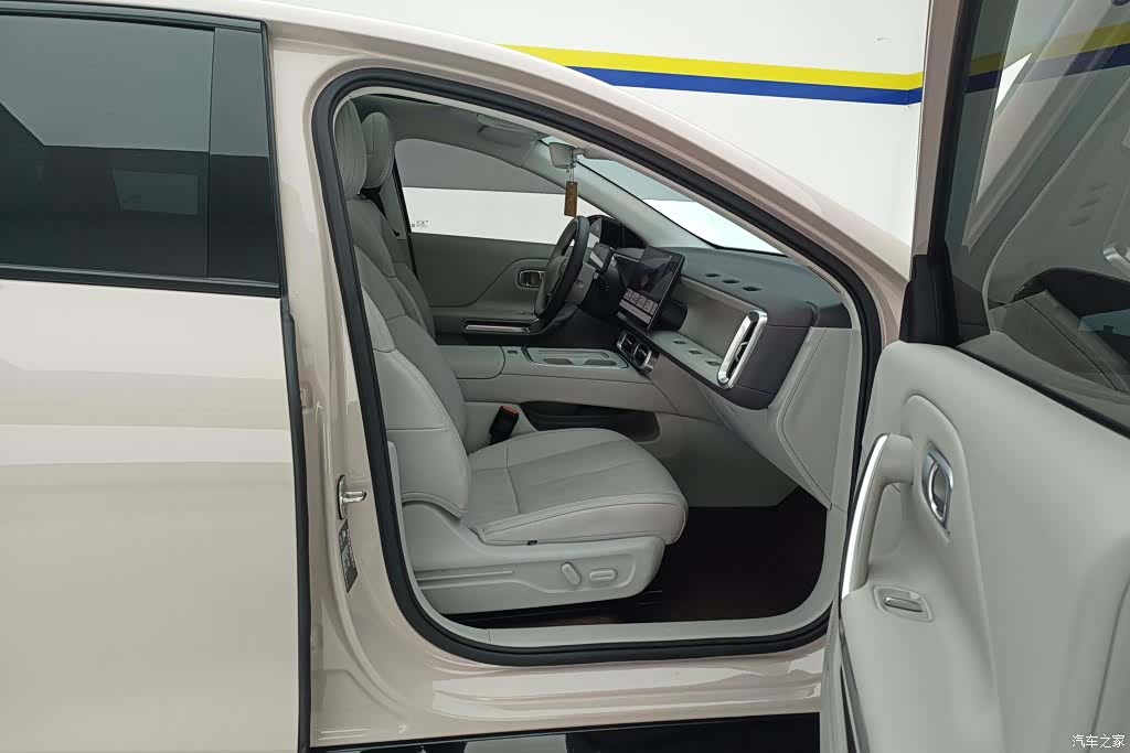 Leapmotor B01, 2025 8