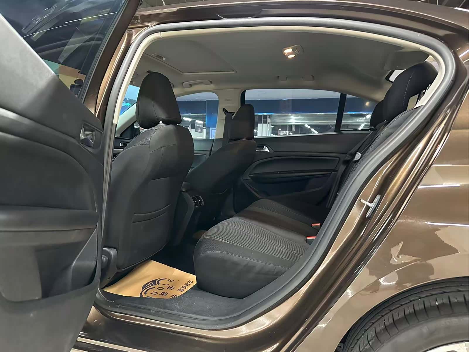 Peugeot 408, 2016 6