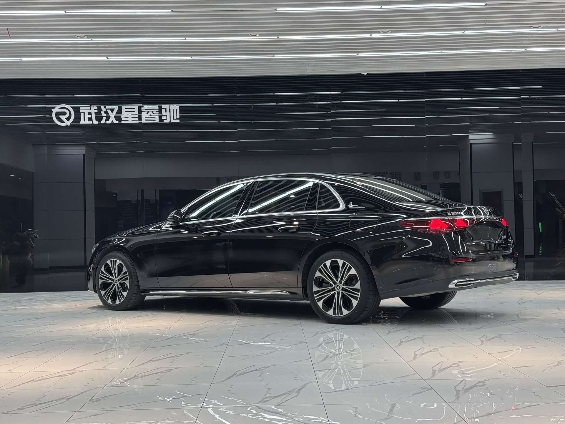 Mercedes-Benz E-Class, 2024 4