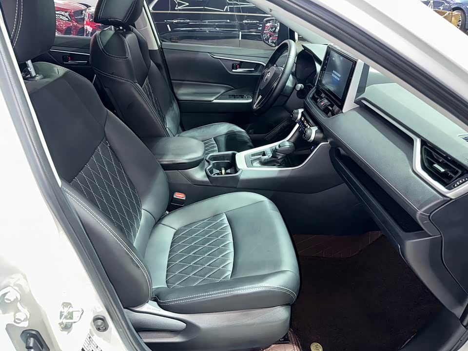 Toyota RAV4 Rongfang