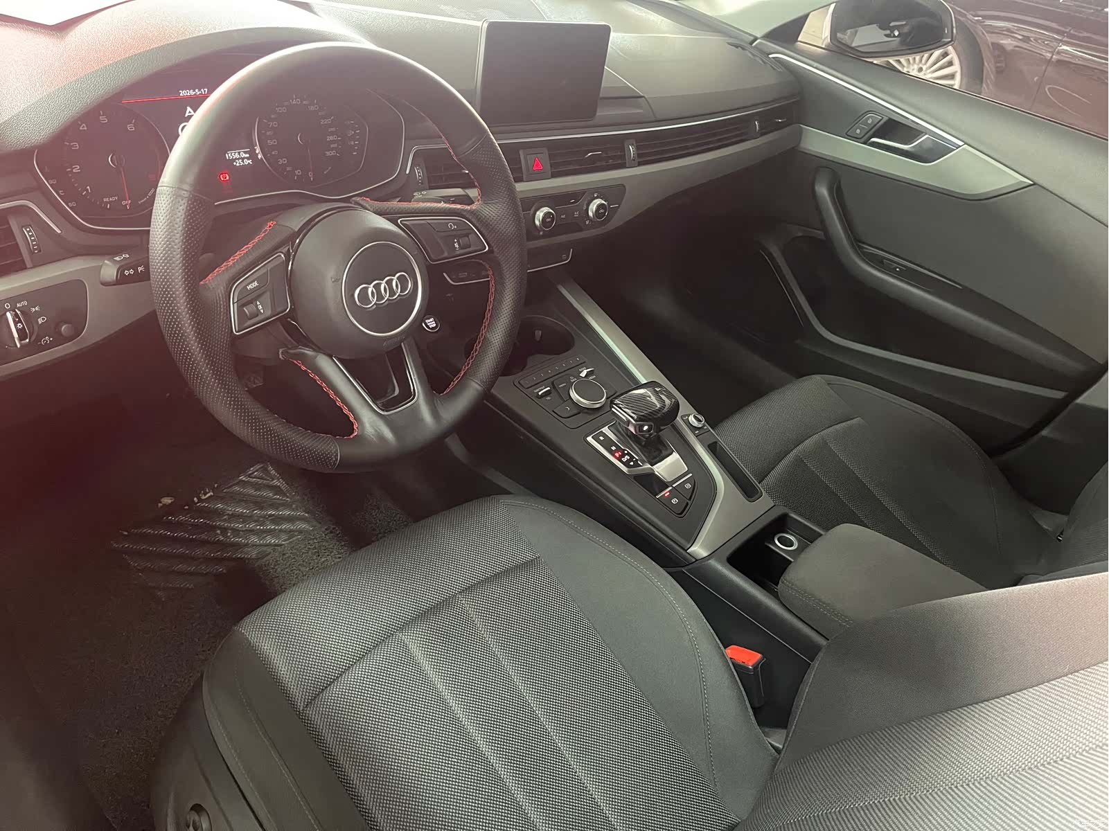 Audi A4L, 2018 7