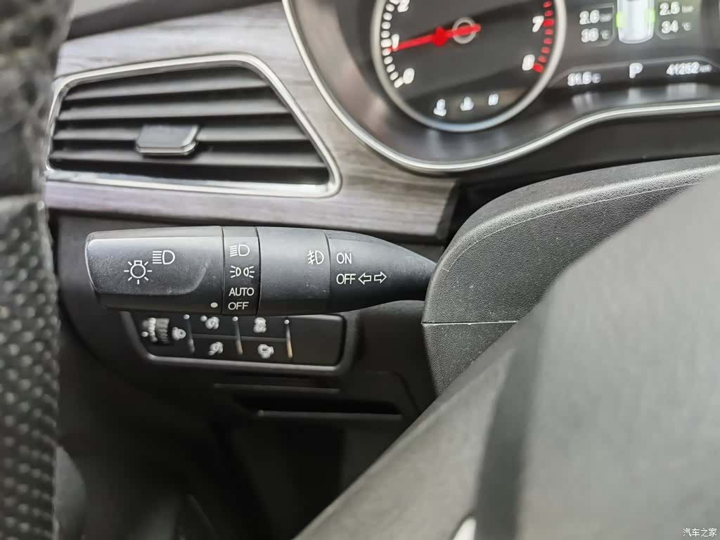 Wuling 730, 2018 21