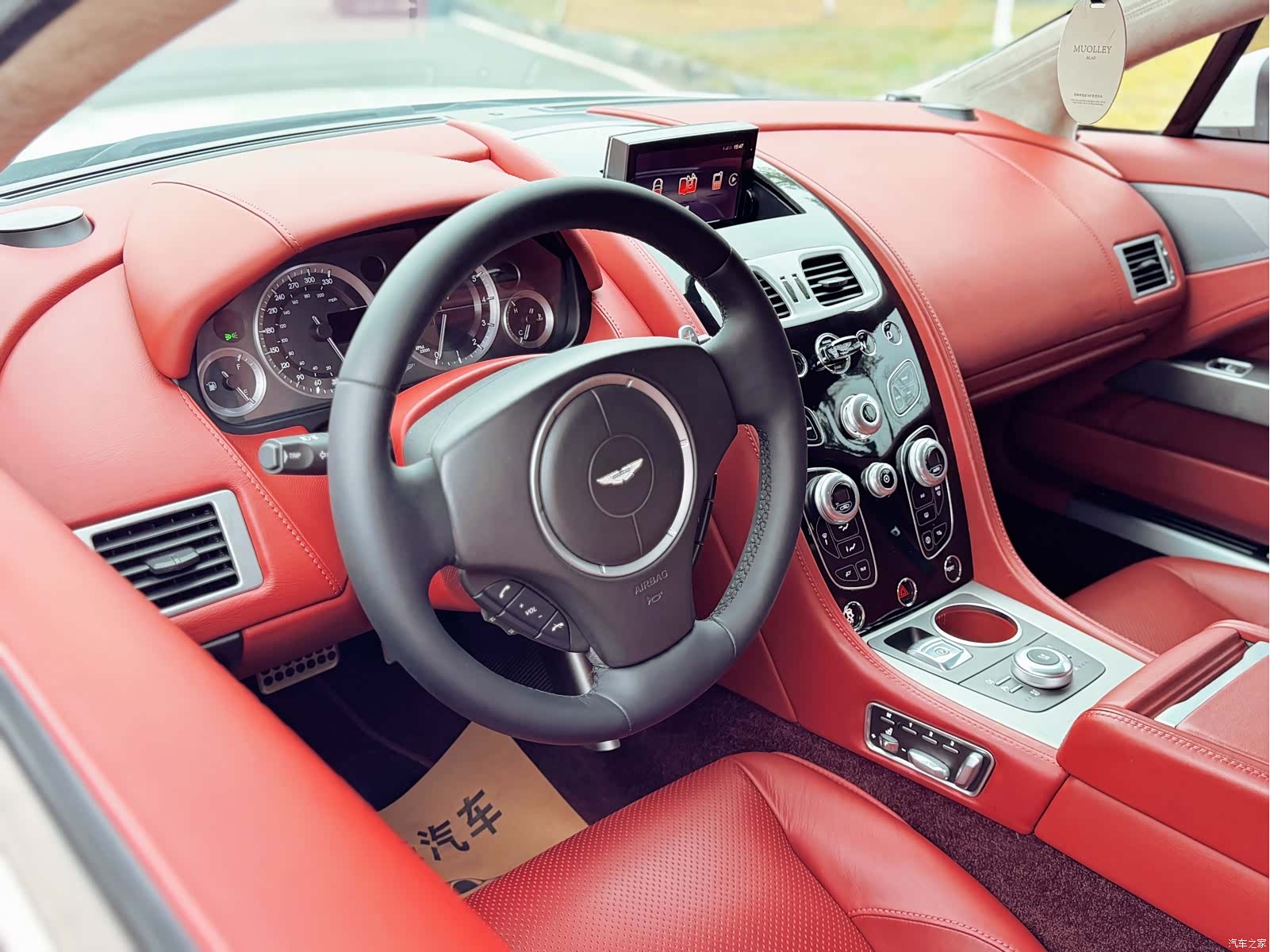Aston Martin Rapide, 2017 21