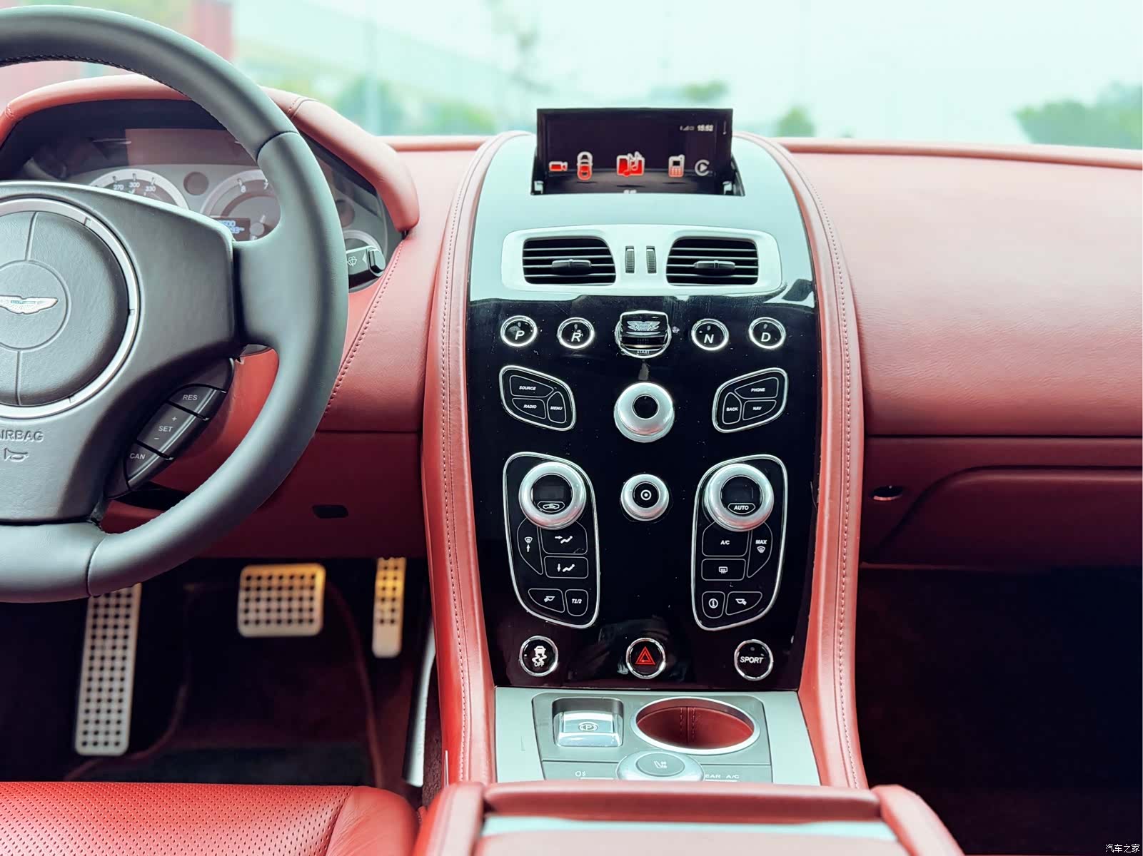 Aston Martin Rapide, 2017 13