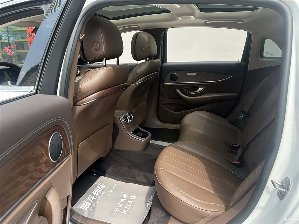 Mercedes-Benz E-Class, 2022 11