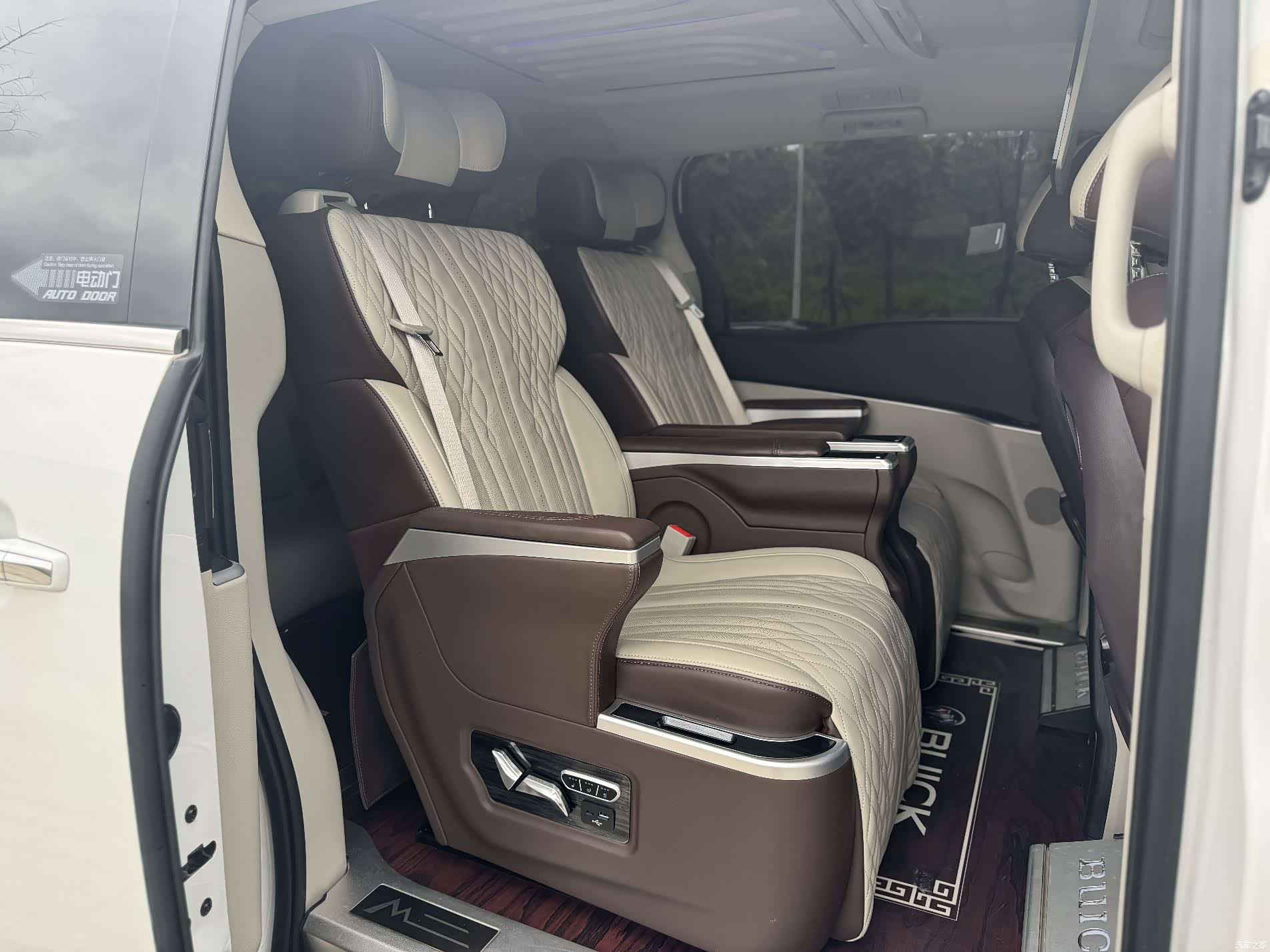 Buick GL8, 2022 10