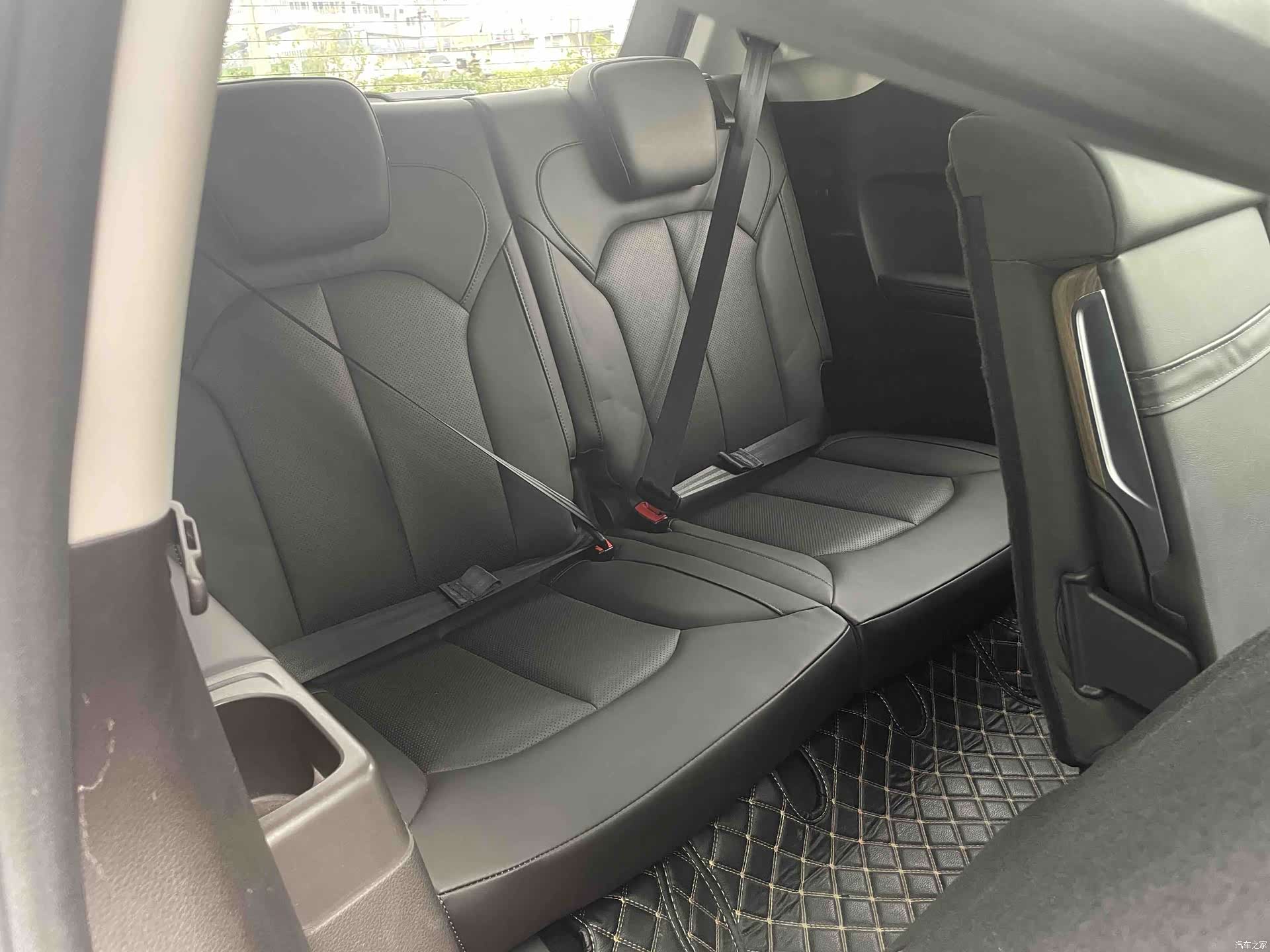 Roewe RX8, 2019 23