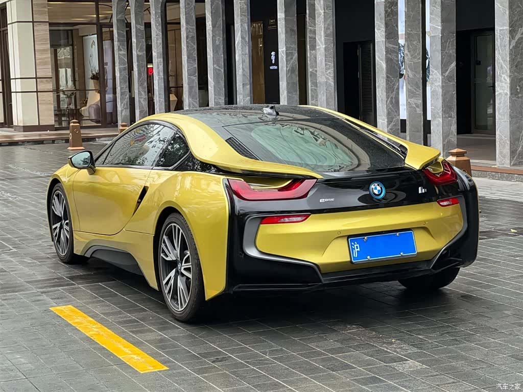 BMW i8, 2019 все фото