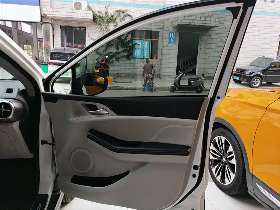 BYD Yuan Pro BYD Yuan Pro