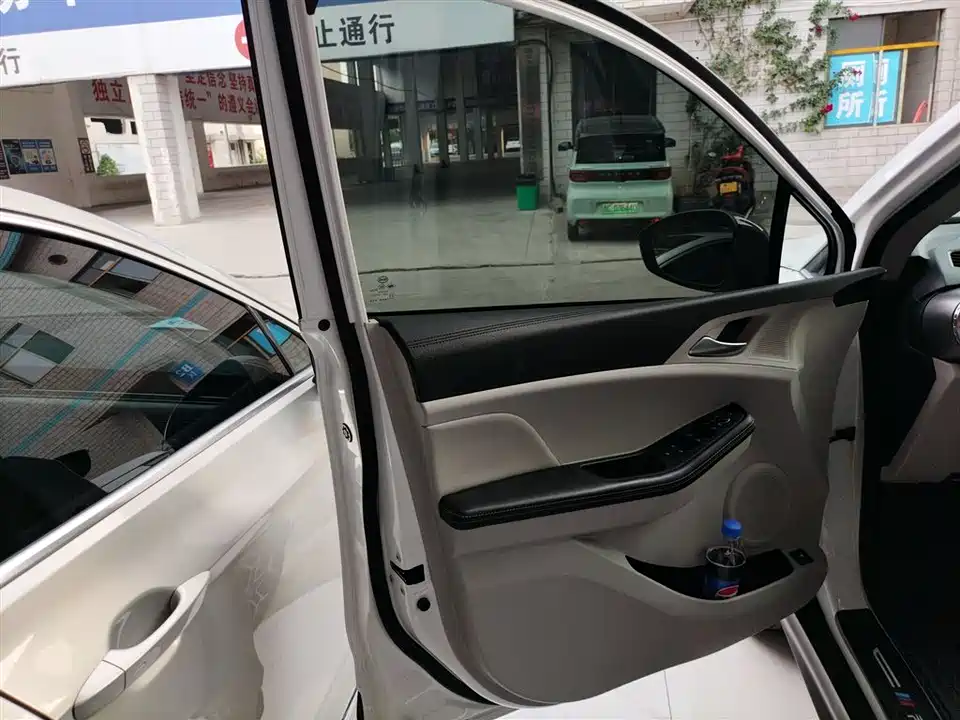 BYD Yuan Pro BYD Yuan Pro