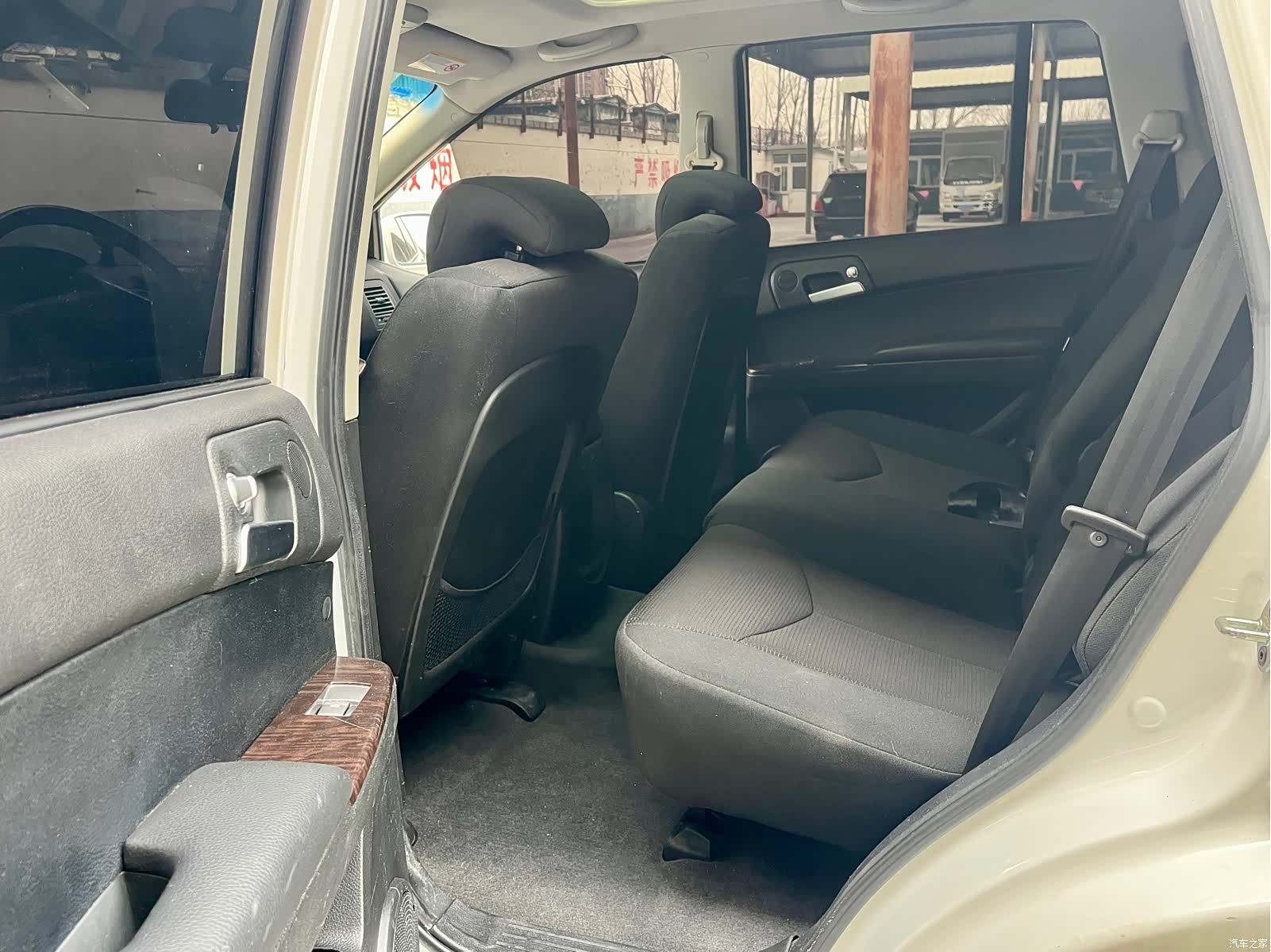 Roewe W5, 2015 7