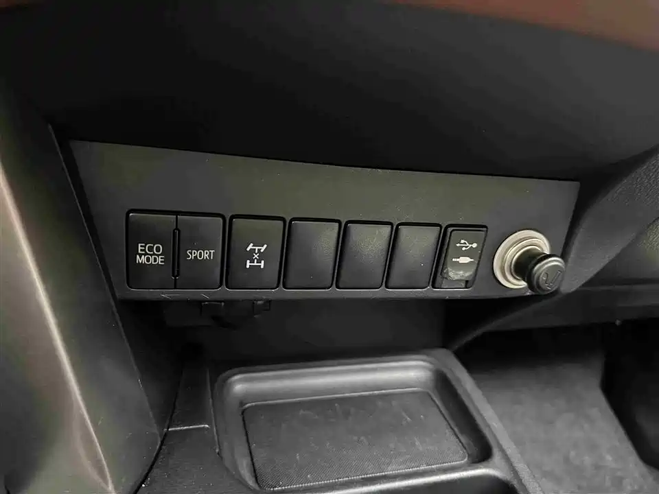 Toyota RAV4 Rongfang