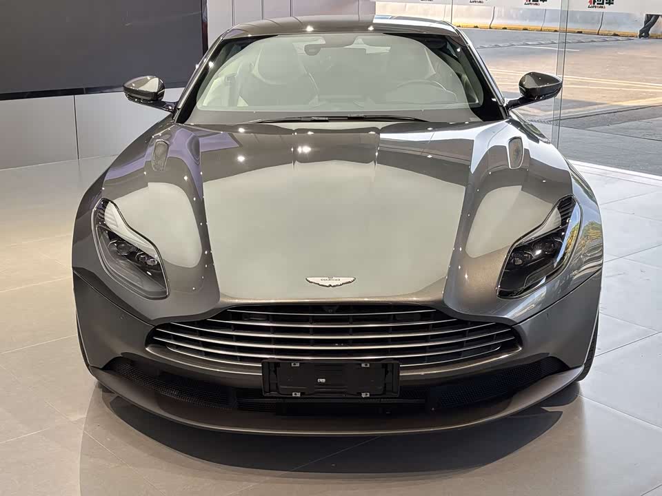 Aston Martin DB11