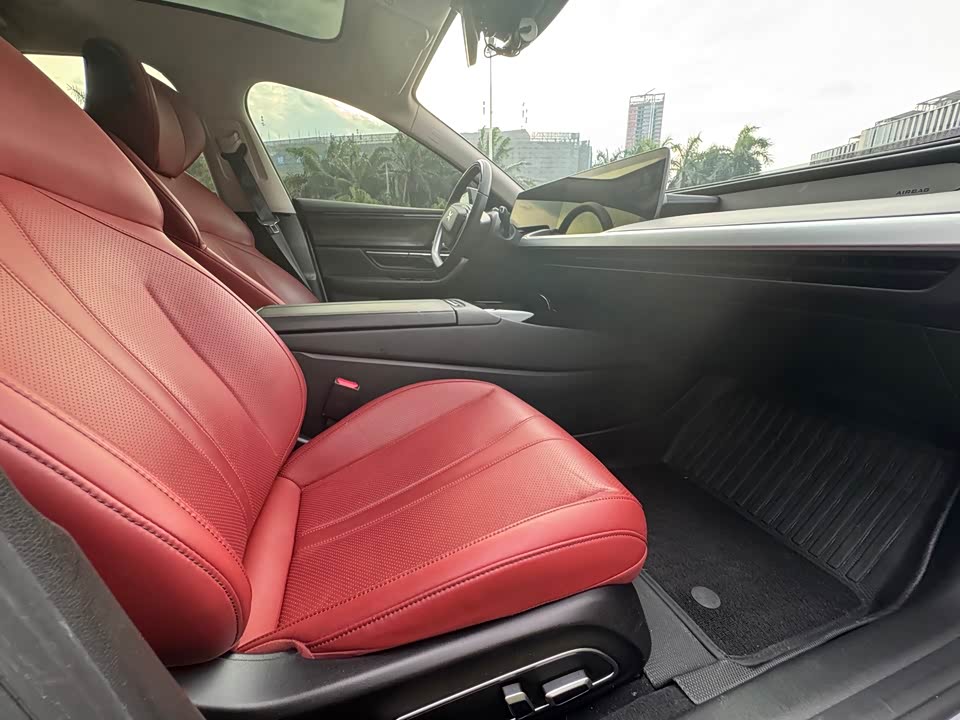 XPENG P7