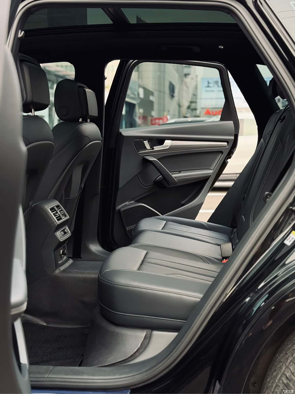 Audi Q5L, 2025 18
