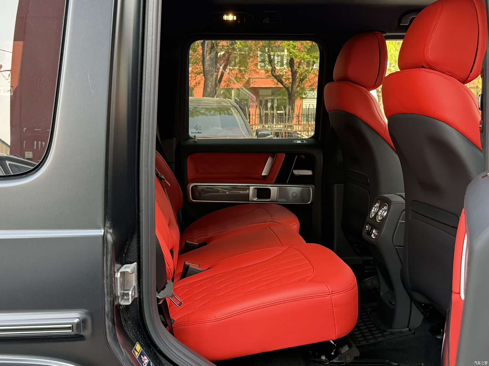 Mercedes-Benz G-Class, 1900 13