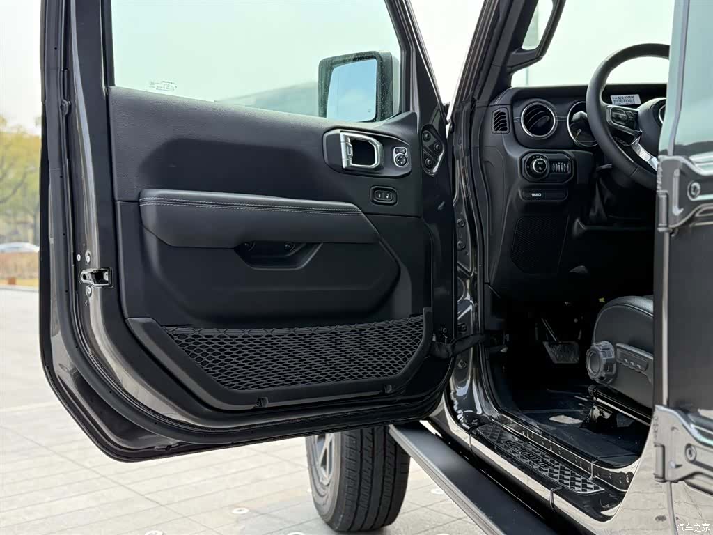 Jeep Gladiator, 1900 9