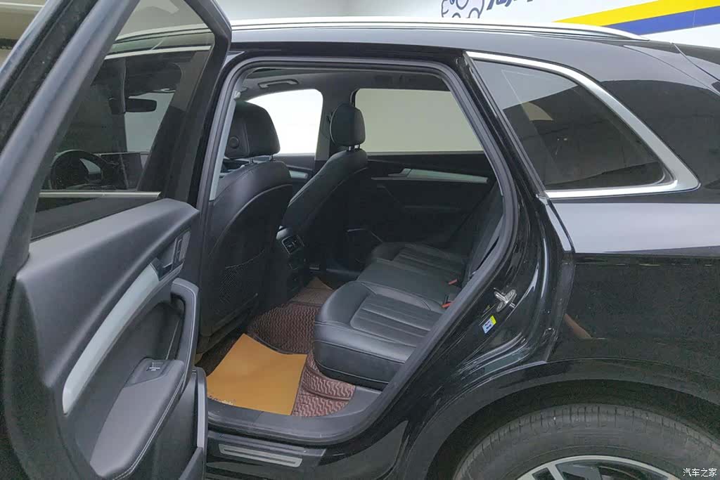 Audi Q5L, 2021 11