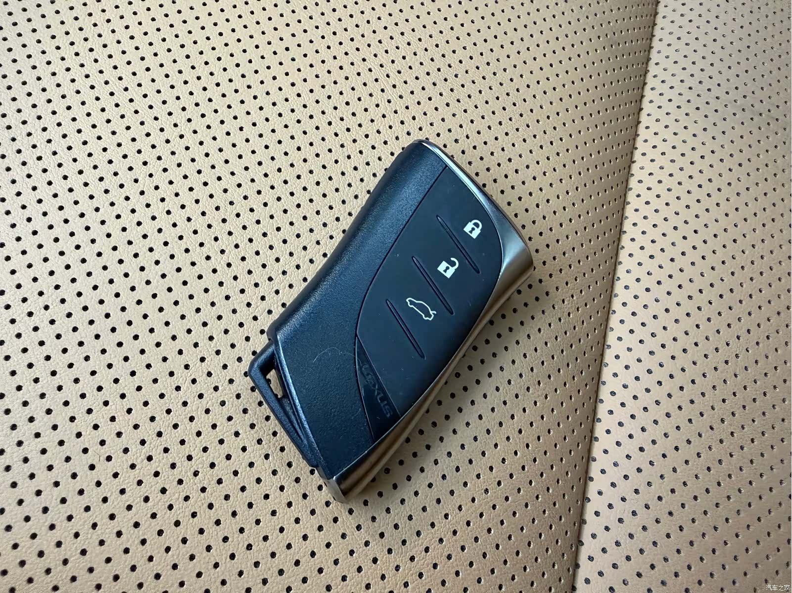 Lexus ES, 2024 17