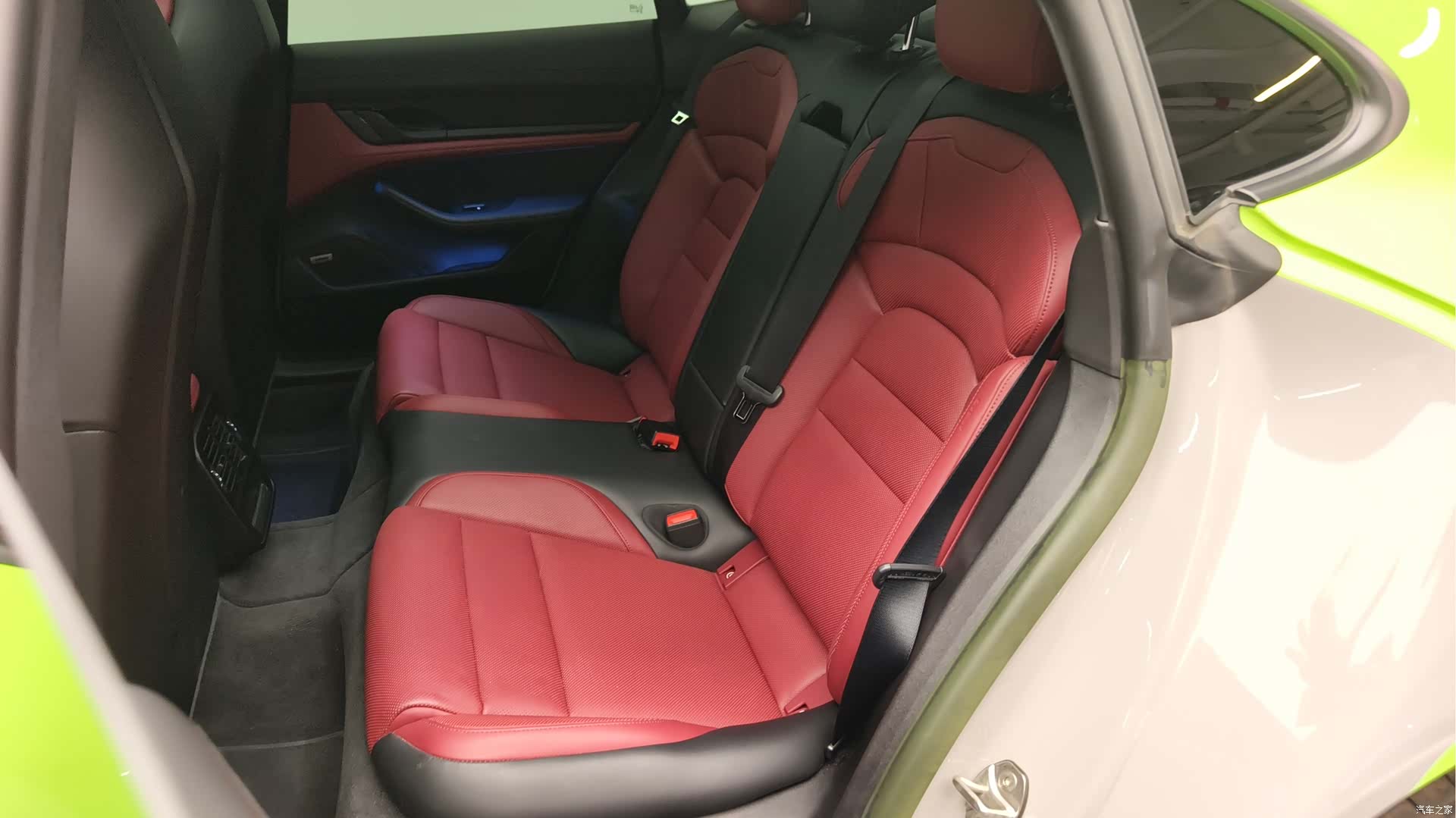 Porsche Taycan, 2022 12