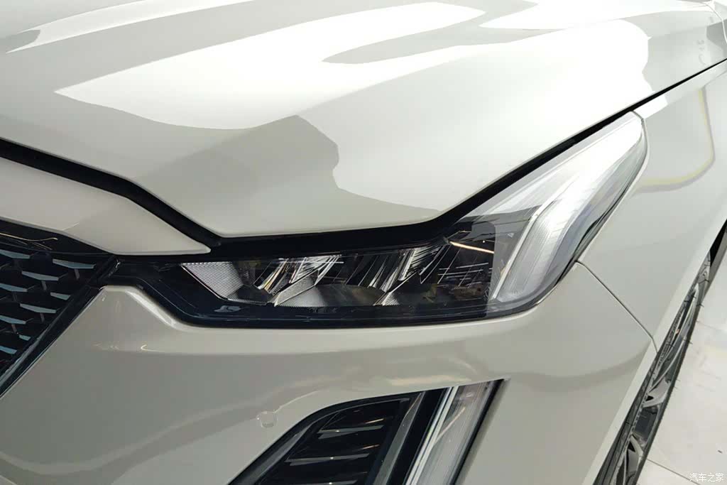 Cadillac CT5, 2023 все фото