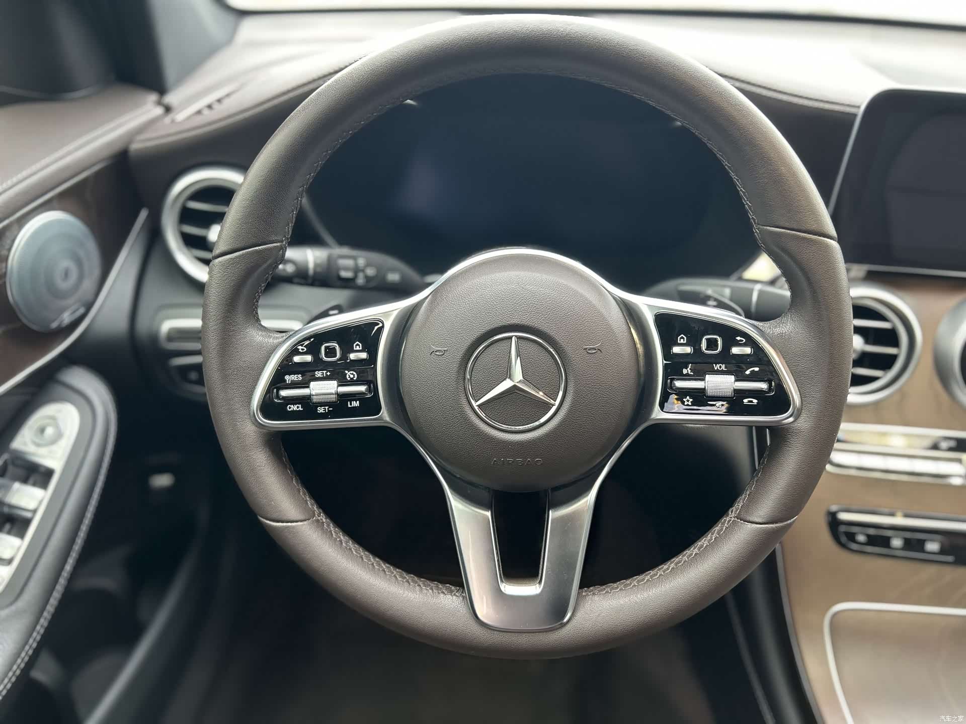 Mercedes-Benz GLC, 2019 13
