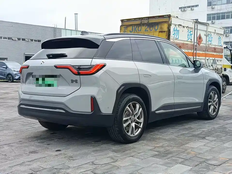 NIO ES6