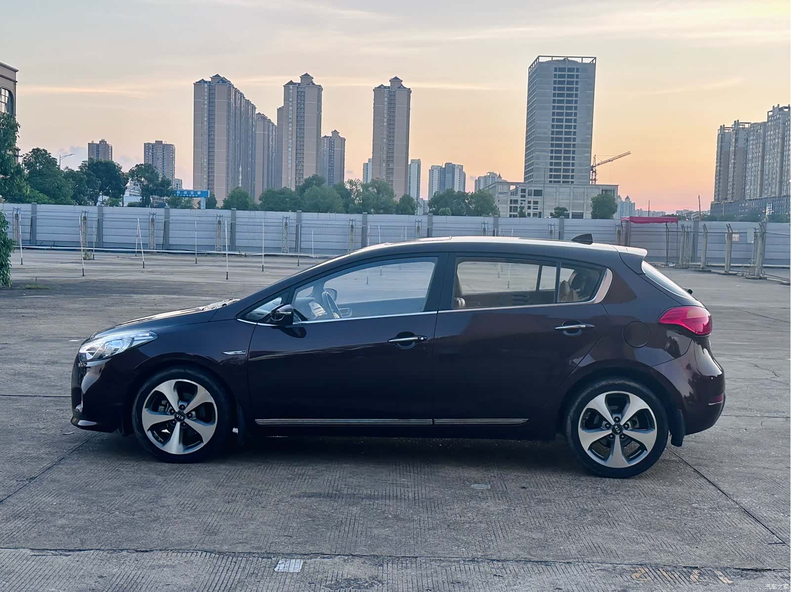 Kia K3, 2015 4