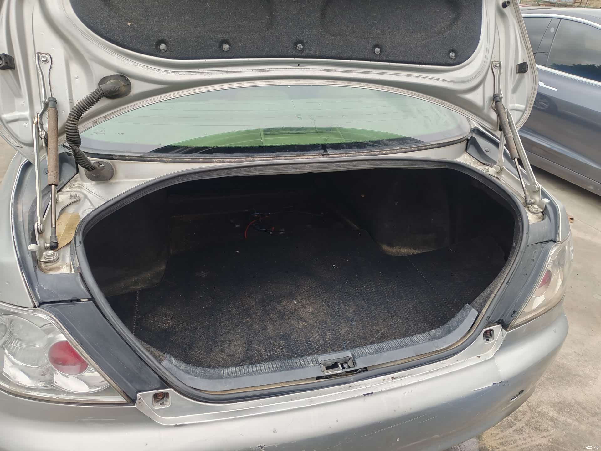 Toyota 2.5V, 2006 15