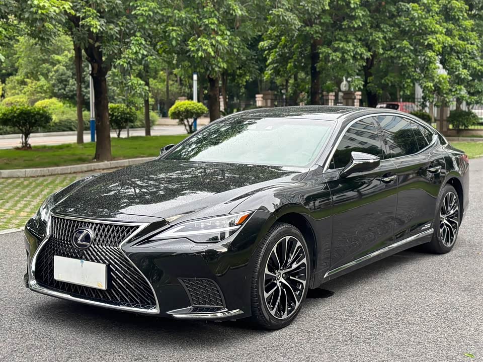 Lexus LS