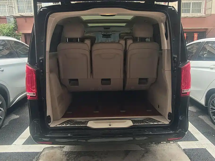 Mercedes-Benz V-class