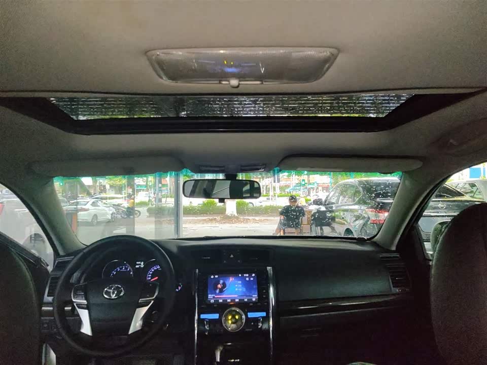 Toyota Reiz