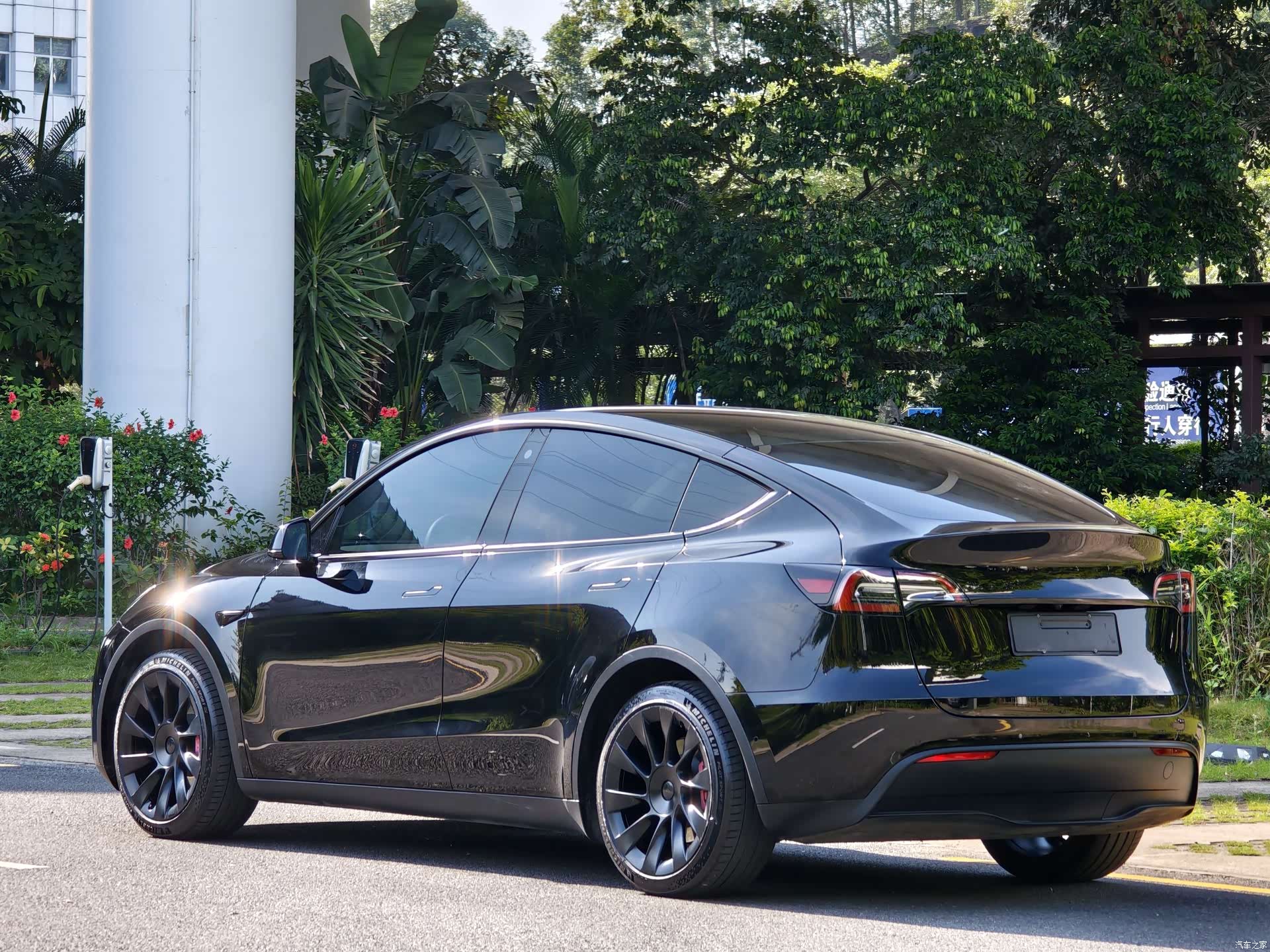 Tesla Model Y, 2022 7
