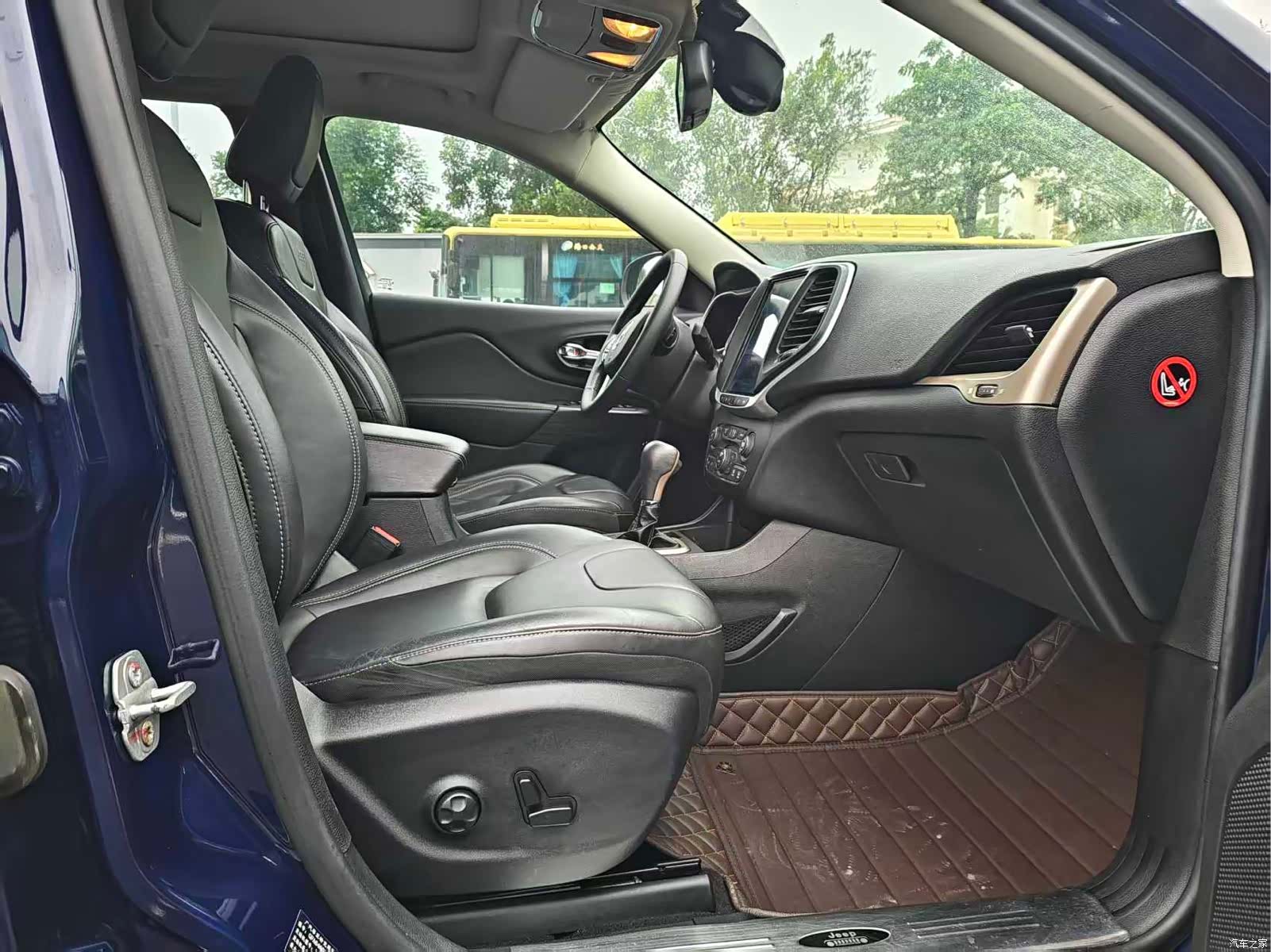 Jeep Cherokee, 2016 10