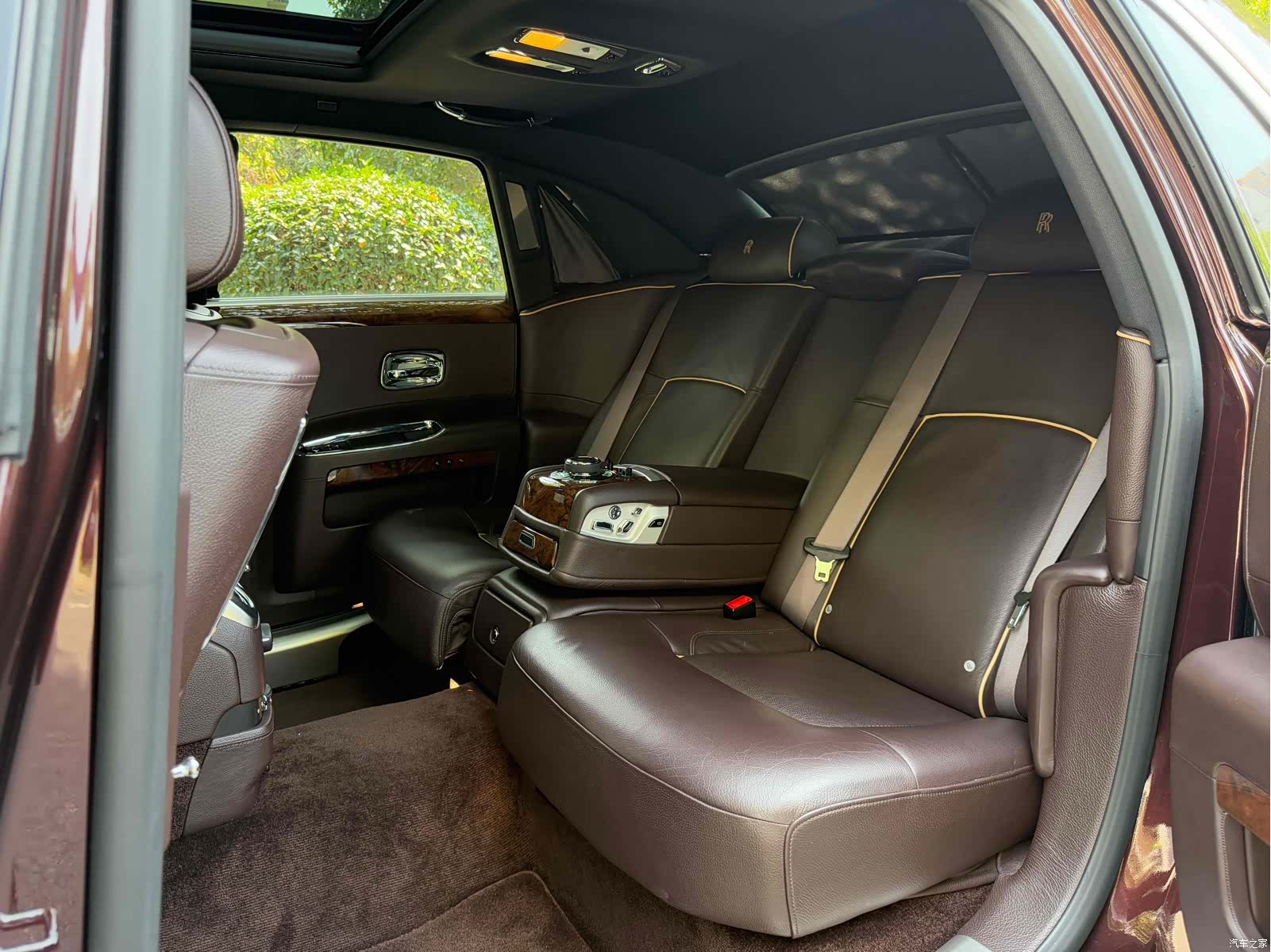 Rolls-Royce Ghost, 2015 8