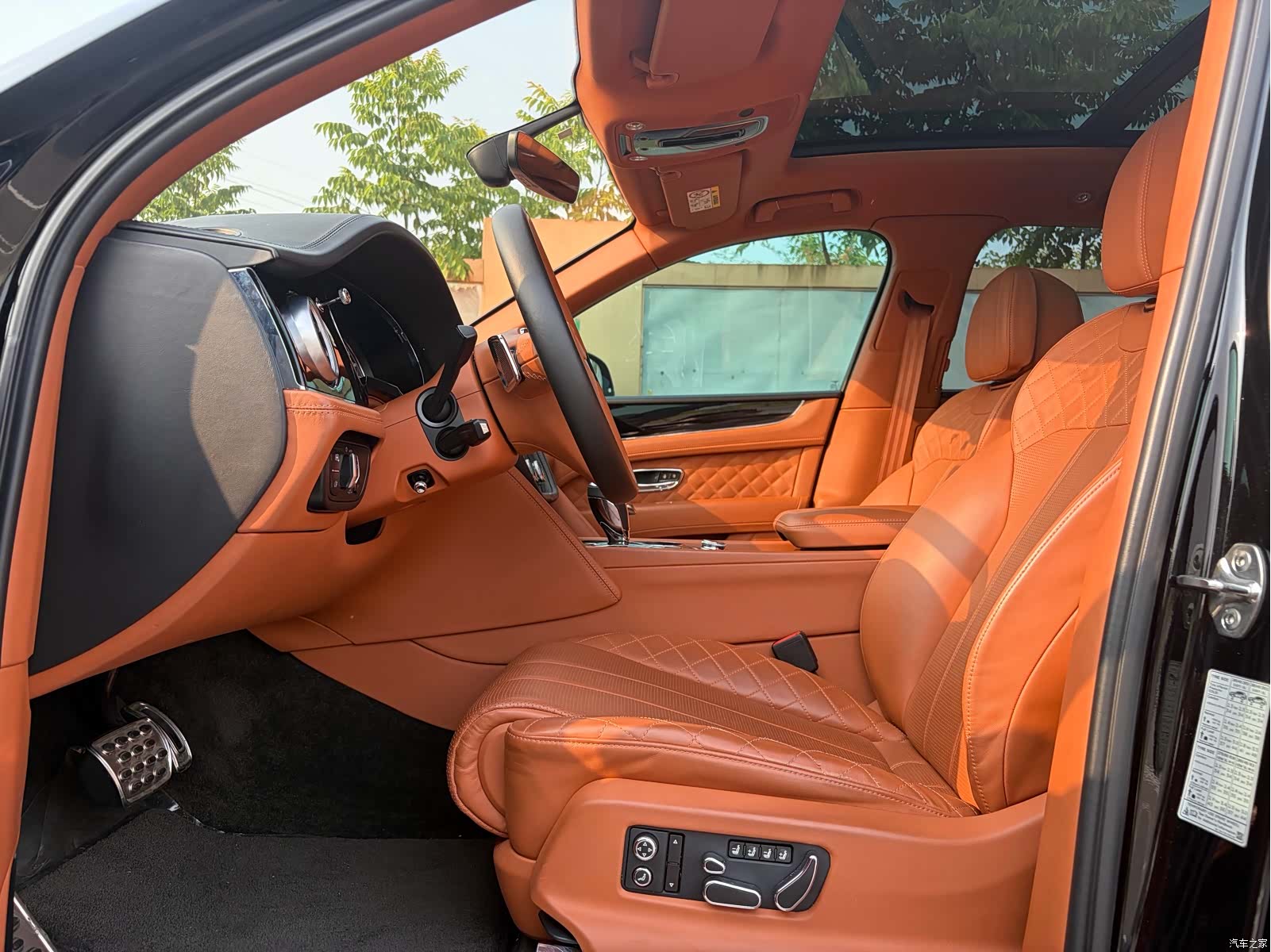 Bentley Bentayga, 2018 8