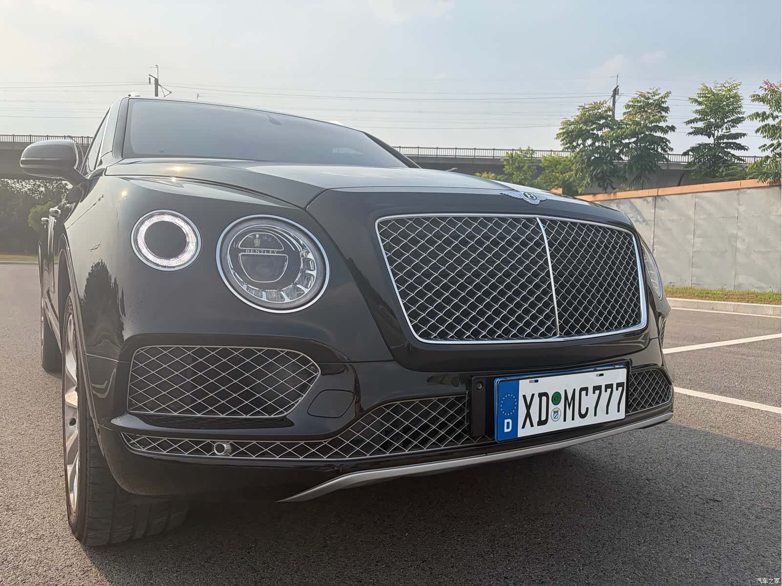 Bentley Bentayga, 2018 все фото
