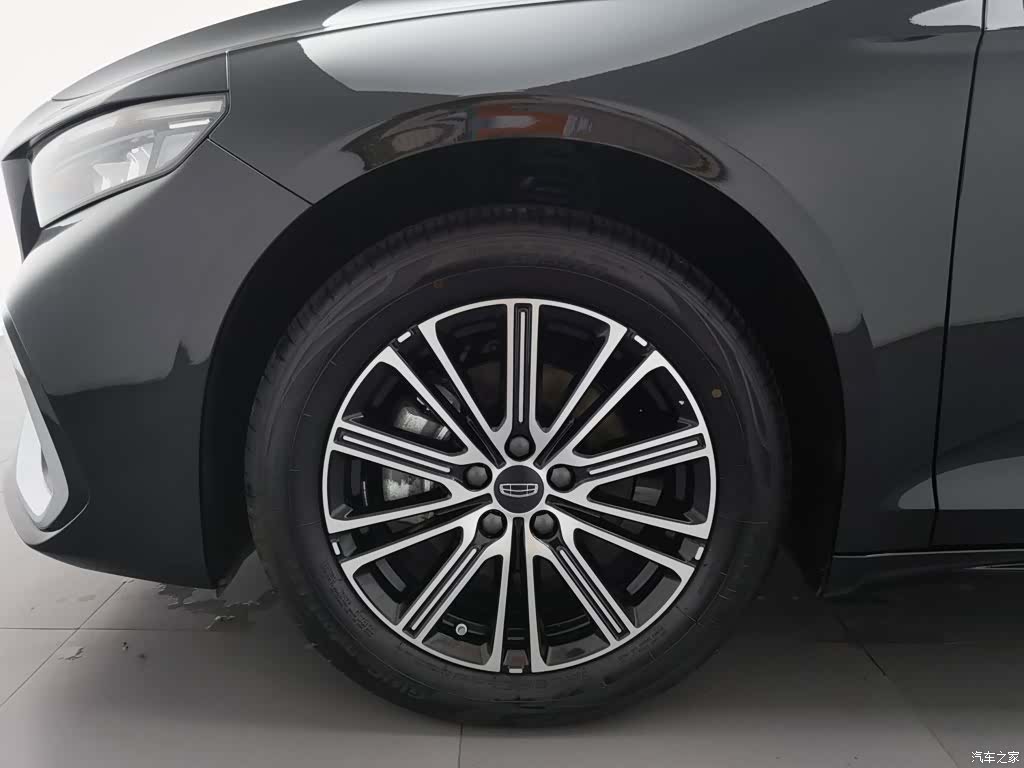 Geely Preface, 2026 17