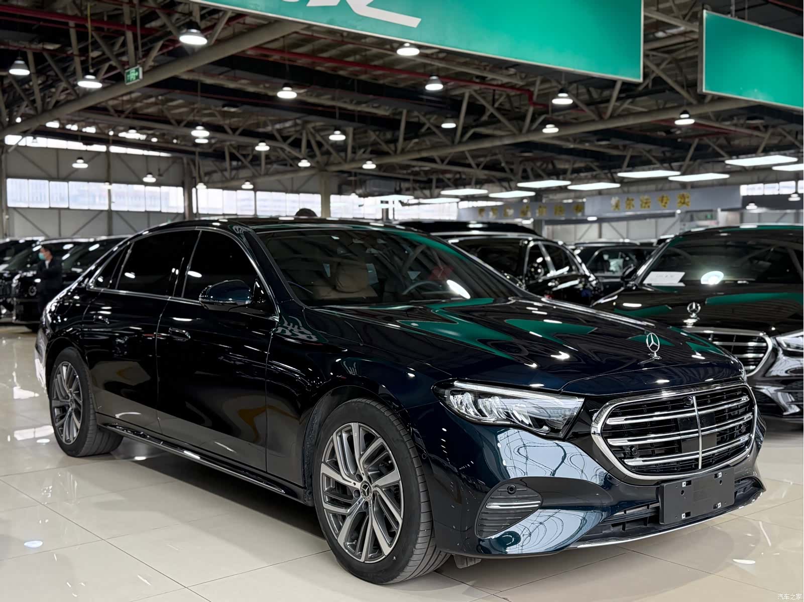 Mercedes-Benz E-Class, 2024 3