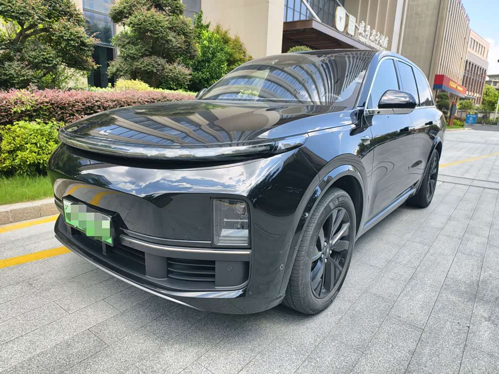 Li Auto L8