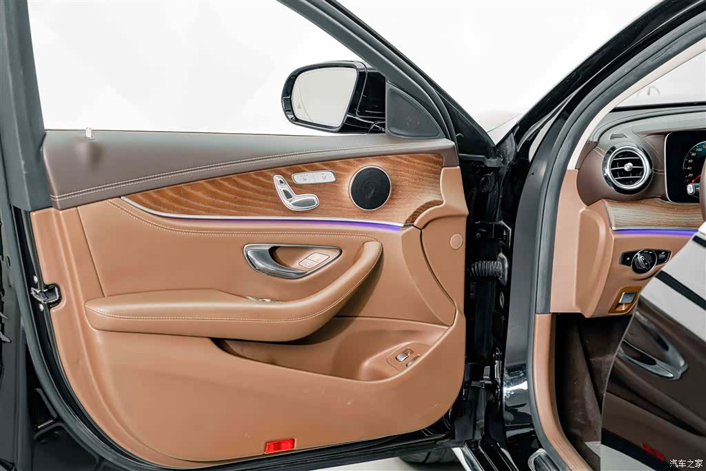 Mercedes-Benz E-Class, 2022 17
