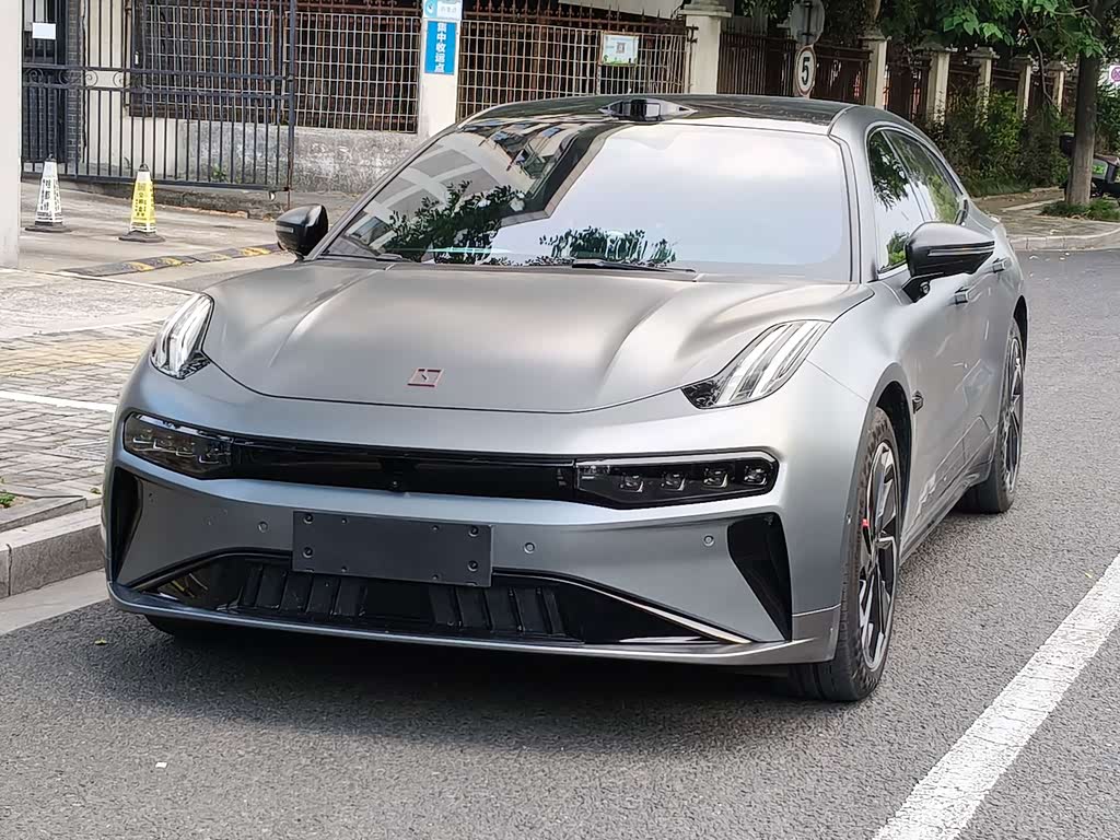 Zeekr 001