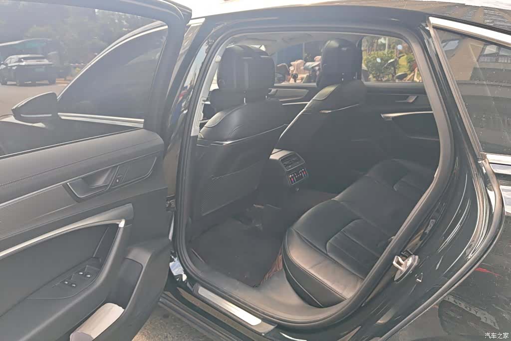 Audi A6L, 2022 11