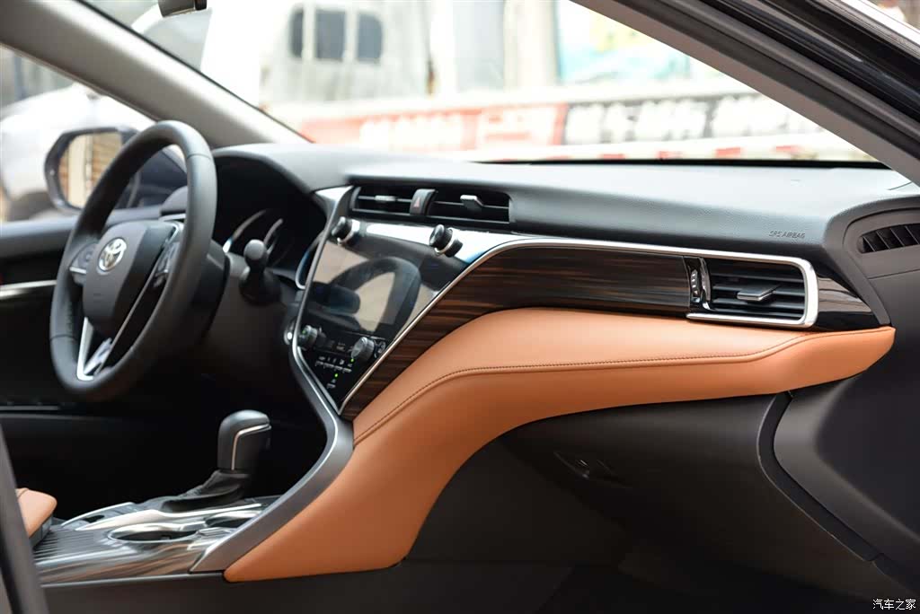 Toyota Camry, 2021 13
