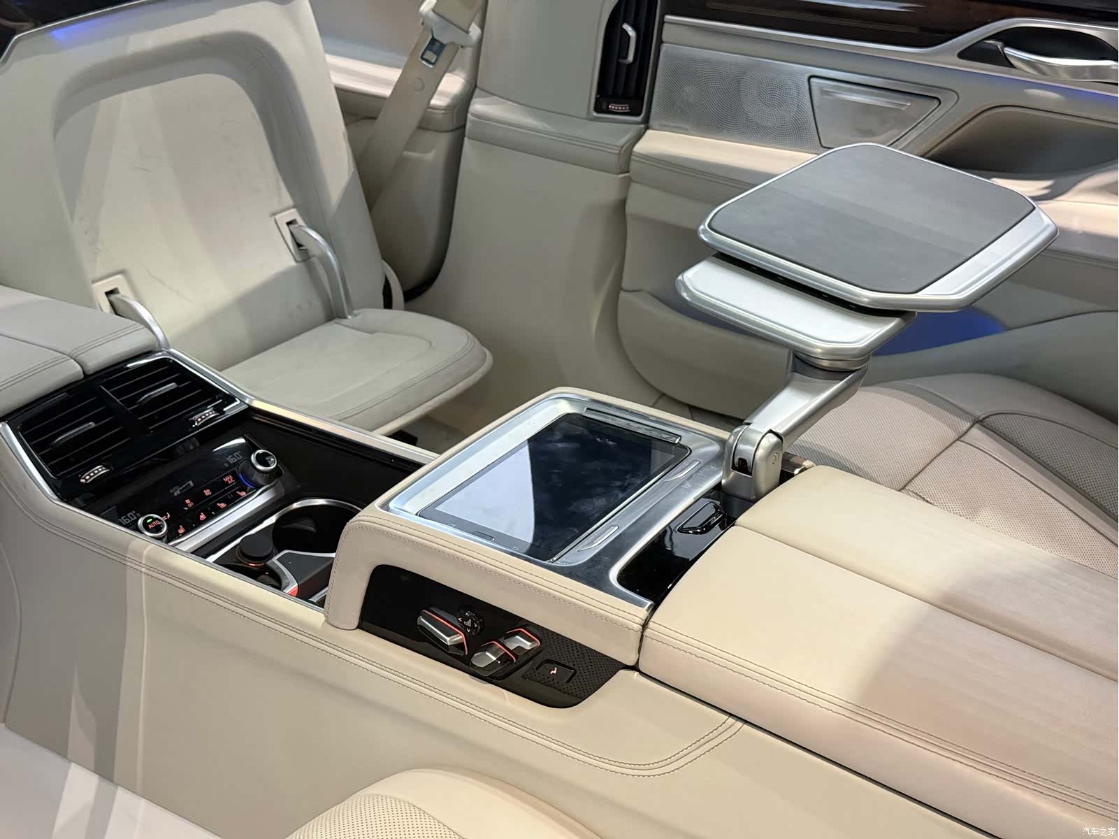BMW 7 Series, 2015 11