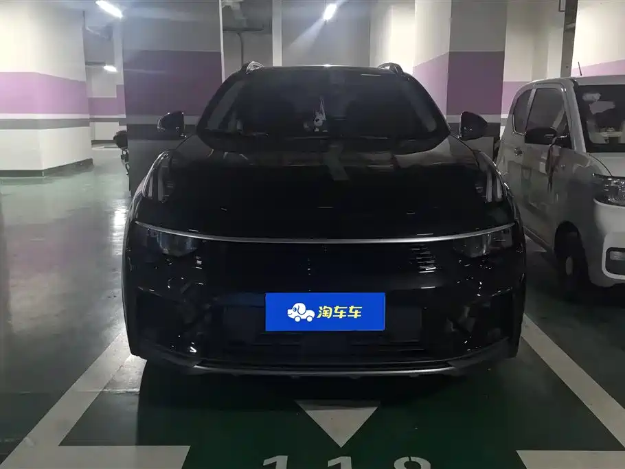 Lynk & Co 01