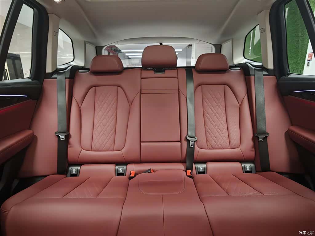 BMW iX3, 2024 21