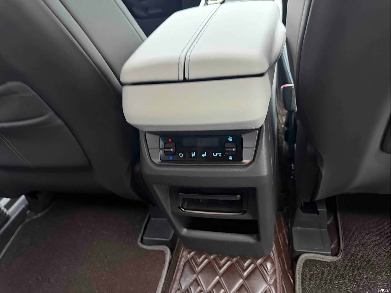 Ford Edge L, 2023 9